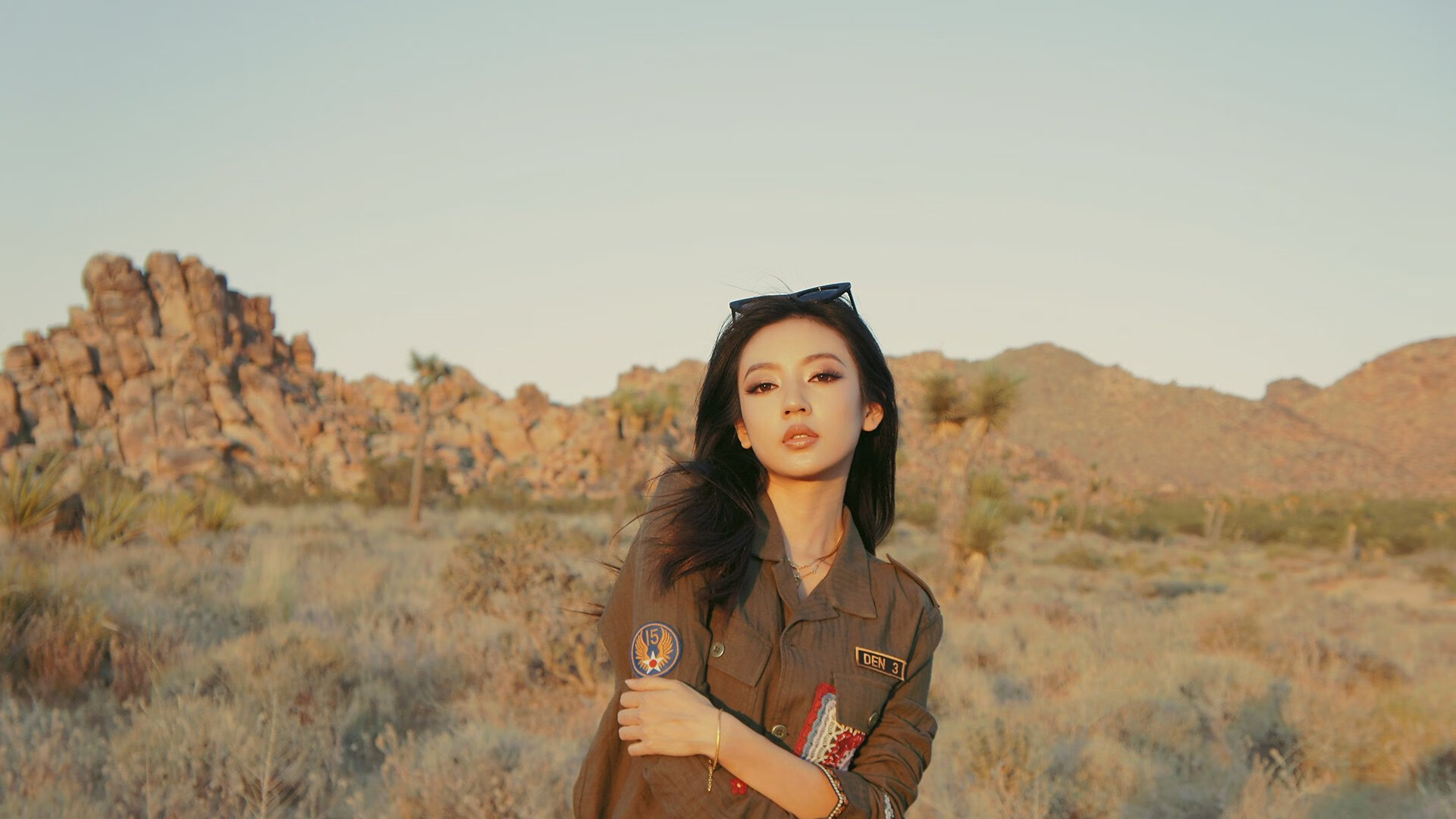 女子双打激战正酣,东风队逆转夺冠