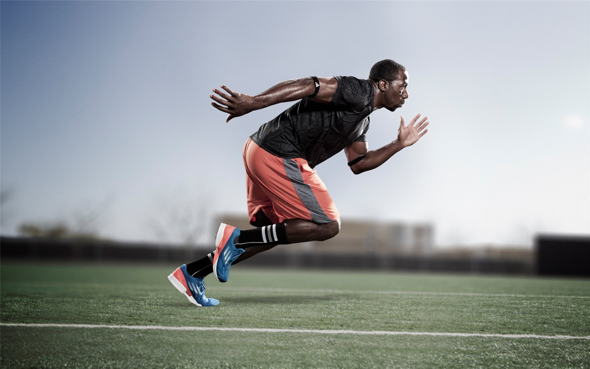 拜仁慕尼黑继续高歌猛进，德甲领跑无悬念